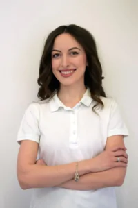 Dr Branka Mijatović – stručnjak za protetiku sa osmehom koji uliva poverenje