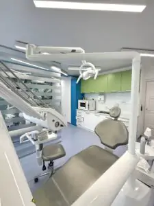 ugradnja zubnih implanata u novom sadu preporuka oralni hirurg u novom sadu preporuka
